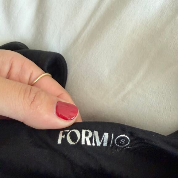 Form Activewear Black Tank Top Size S Workout Athletic - Picture 2 of 4